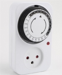 Mechanical timer socket IS plug